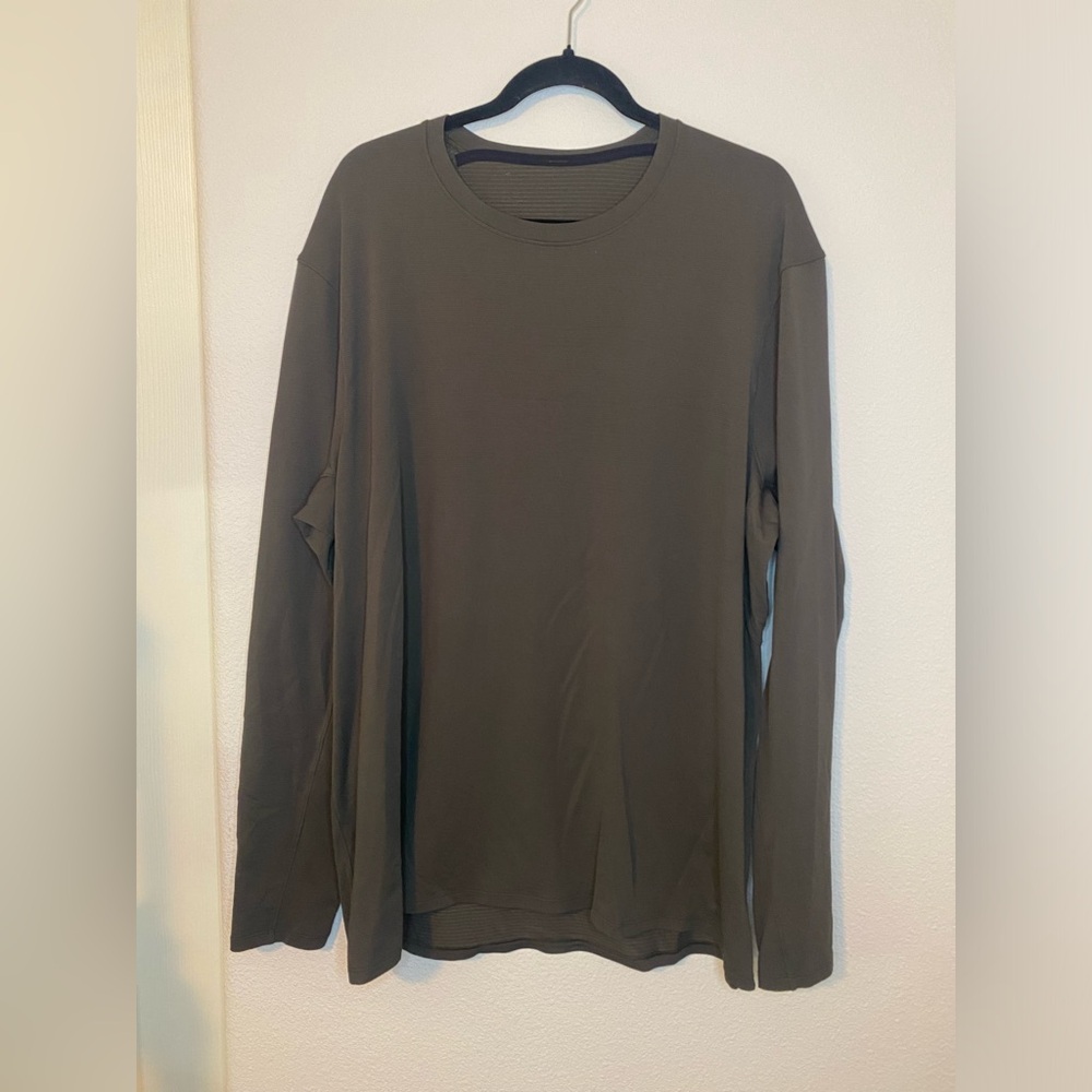 Lululemon Mens large long sleeve shirt